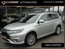 Grijs Gebruikt 2021 Mitsubishi Outlander P-HEV Intense Sedan | € 24.395 (Goede deal)