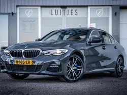 Grijs Gebruikt 2020 BMW 330 Executive Sedan | € 29.900 (Goede deal)