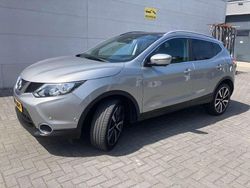 Grijs Gebruikt 2017 Nissan Qashqai Tekna SUV | € 16.000 (Goede deal)