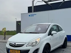 Wit Gebruikt 2013 Opel Corsa Active Sedan | € 1.800 (Goede deal)
