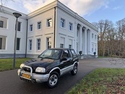 Zwart Gebruikt 1999 Suzuki Grand Vitara Cabriolet | € 3.950 (Eerlijke prijs)