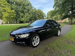 Zwart Gebruikt 2013 BMW 320 Sedan | € 13.499 (Eerlijke prijs)