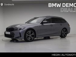 Grijs Gebruikt 2025 BMW 318 M Sport Stationwagen | € 47.895 (Duur)
