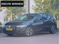 Zwart Gebruikt 2021 VW Golf VIII Business Hatchback | € 17.900 (Eerlijke prijs)