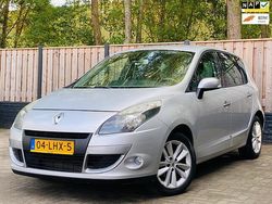 Grijs Gebruikt 2010 Renault Scénic III MPV | € 3.449 (Eerlijke prijs)