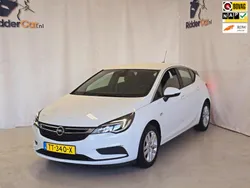 Wit Gebruikt 2018 Opel Astra Edition Hatchback | € 9.799 (Eerlijke prijs)