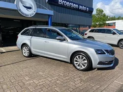 Grijs Gebruikt 2020 Skoda Octavia Business Line Stationwagen | € 17.245 (Eerlijke prijs)