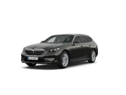 Grijs Nieuw 2024 BMW 530e Comfort Edition Stationwagen | € 76.892