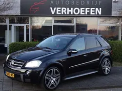 Zwart, metallic lak Gebruikt 2007 Mercedes ML63 AMG AMG SUV | € 17.950 (Duur)