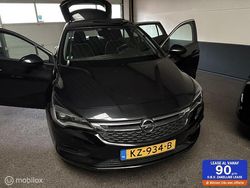 Zwart Gebruikt 2016 Opel Astra Business Stationwagen | € 5.945 (Eerlijke prijs)