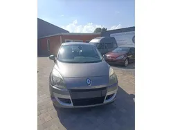 Grijs Gebruikt 2010 Renault Scénic III MPV | € 3.950 (Goede deal)