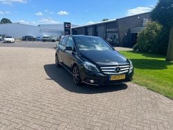Zwart Gebruikt 2013 Mercedes B200 MPV | € 8.450 (Goede deal)