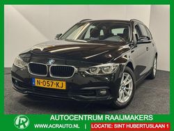 Zwart, metallic lak Gebruikt 2019 BMW 318 Executive Stationwagen | € 14.935 (Goede deal)
