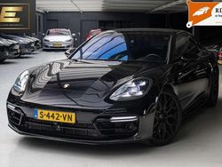 Zwart, metallic lak Gebruikt 2018 Porsche Panamera Turbo S Sedan | € 79.950 (Iets duurder)