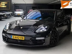 Zwart, metallic lak Gebruikt 2018 Porsche Panamera Turbo S Sedan | € 79.950 (Iets duurder)