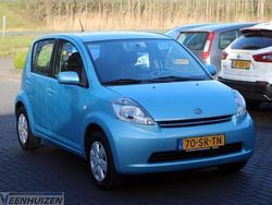 Blauw Gebruikt 2006 Daihatsu Sirion Hatchback | € 1.499 (Eerlijke prijs)
