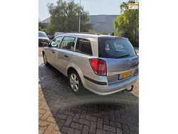 Grijs Gebruikt 2005 Opel Astra Essentia Stationwagen | € 1.700 (Eerlijke prijs)