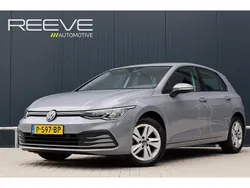 Grijs Gebruikt 2022 VW Golf VIII Life Hatchback | € 22.400 (Eerlijke prijs)