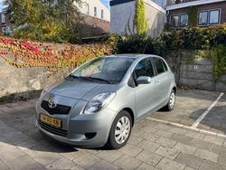 Zilver Gebruikt 2007 Toyota Yaris Sol MPV | € 7.500 (Iets duurder)