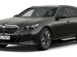 Grijs Nieuw 2025 BMW 530e Comfort Edition Stationwagen | € 82.991 (Super prijs)