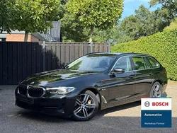Zwart Gebruikt 2021 BMW 530e Executive Stationwagen | € 26.890 (Goede deal)