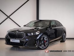 Zwart Gebruikt 2024 BMW 550e M Sport Sedan | € 82.950 (Goede deal)