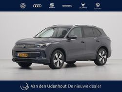 Grijs Gebruikt 2024 VW Tiguan Edition SUV | € 34.840 (Super prijs)