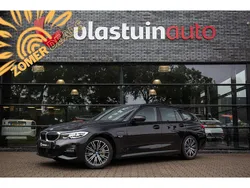 Zwart Gebruikt 2022 BMW 330 Executive Stationwagen | € 30.950 (Super prijs)