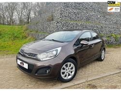 Bruin (metallic) Gebruikt 2011 Kia Rio Plus Hatchback | € 5.499 (Goede deal)