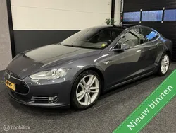 Grijs Gebruikt 2015 Tesla Model S Sedan | € 17.949 (Goede deal)