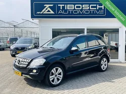 Zwart Gebruikt 2009 Mercedes 320 SUV | € 6.950 (Eerlijke prijs)