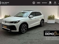 Oryx white pareleffect Gebruikt 2025 VW Tiguan R-line Edition SUV | € 53.800 (Eerlijke prijs)