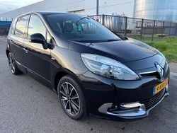 Zwart (metallic) Gebruikt 2013 Renault Scénic III Bose Edition MPV | € 5.950 (Goede deal)