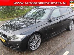 Zwart Gebruikt 2014 BMW 318 Executive Stationwagen | € 12.950 (Iets duurder)
