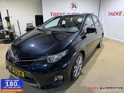 Blauw Gebruikt 2015 Toyota Auris Hybrid Hatchback | € 10.950 (Goede deal)