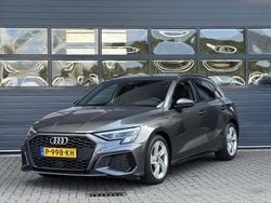 Grijs Gebruikt 2022 Audi A3 Sportback S-Line Hatchback | € 27.999 (Eerlijke prijs)