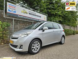 Grijs Gebruikt 2012 Toyota Verso-S MPV | € 10.950 (Eerlijke prijs)