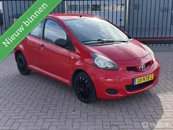 Rood Gebruikt 2010 Toyota Aygo Hatchback | € 1.950 (Goede deal)
