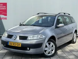 Beige, metallic lak Gebruikt 2005 Renault Mégane GrandTour Dynamique Stationwagen | € 2.899