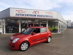 Rood (metallic) Gebruikt 2010 Suzuki Swift Cool Hatchback | € 4.499 (Iets duurder)