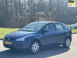 Blauw Gebruikt 2007 Ford Focus Trend Hatchback | € 2.099 (Eerlijke prijs)