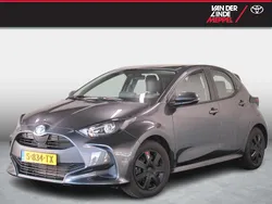 Grijs Gebruikt 2023 Toyota Yaris Hybrid Active Hatchback | € 22.450 (Eerlijke prijs)