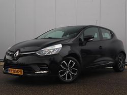 Zwart Gebruikt 2018 Renault Clio IV Zen Hatchback | € 9.999 (Eerlijke prijs)