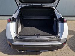 Wit Gebruikt 2024 Peugeot 2008 Allure SUV | € 24.950 (Goede deal)