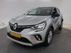 Grijs, metallic lak Gebruikt 2022 Renault Captur Intens SUV | € 21.495 (Iets duurder)