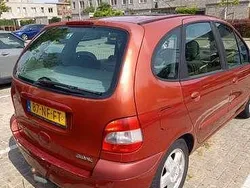 Rood Gebruikt 2003 Renault Scénic Expression MPV | € 650 (Eerlijke prijs)