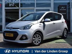 Grijs, metallic lak Gebruikt 2015 Hyundai i10 Comfort Hatchback | € 7.950 (Eerlijke prijs)