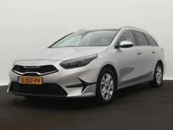 Grijs, metallic lak Gebruikt 2024 Kia Ceed Sportswagon Stationwagen | € 24.345 (Eerlijke prijs)