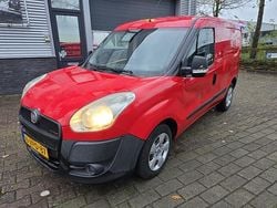 Rood Gebruikt 2011 Fiat Doblò MPV | € 2.450 (Goede deal)