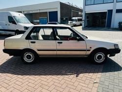 Beige Gebruikt 1987 Toyota Corolla Sedan | € 2.950